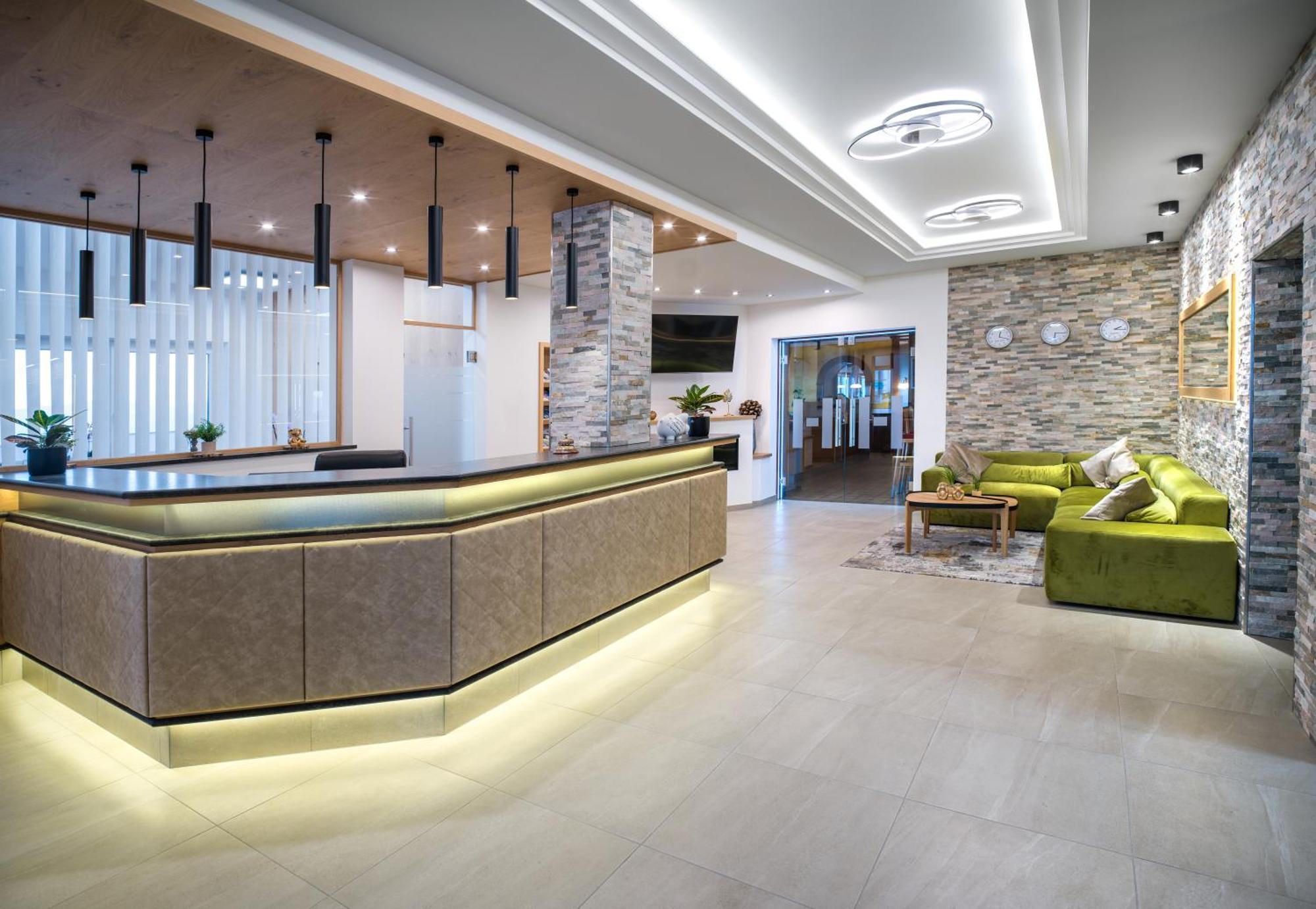 Ferienhotel Hofer Superior Strass im Attergau Extérieur photo